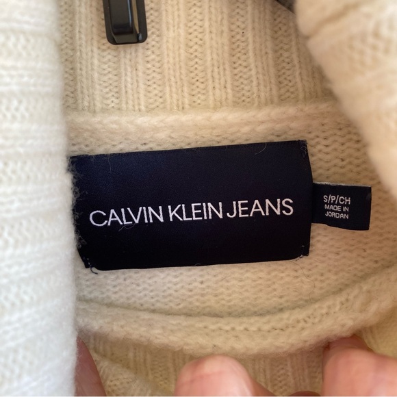 EUC Women’s Calvin Klein Jeans Boxy Grey & Cream Striped Turtleneck Sweater S - Picture 3 of 6